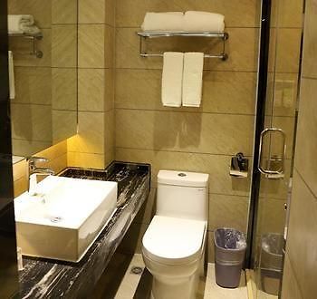 Xingbo Express Hotel Guilin Car Station Branch Екстер'єр фото